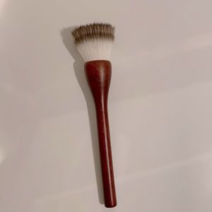 La Bouche Rouge Highlighter Brush